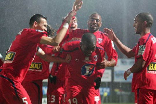 Le club flirte avec les sommets de la Ligue 2 Le club flirte avec les sommets de la Ligue 2