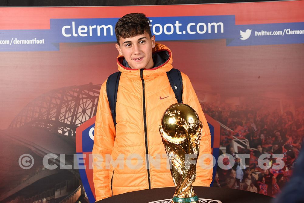 Vos photos avec la Coupe du Monde