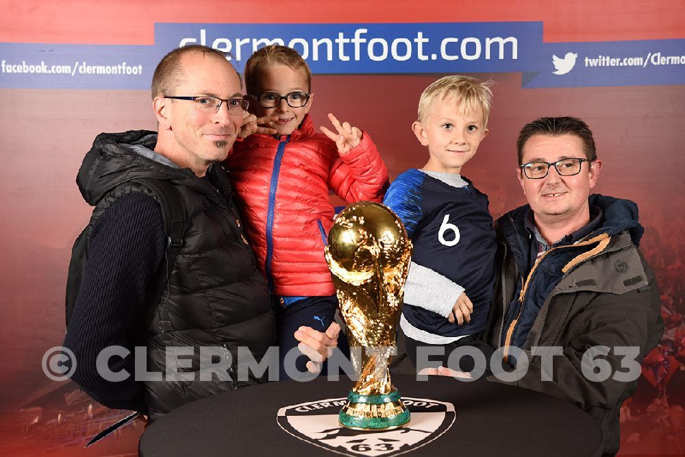 Vos photos avec la Coupe du Monde