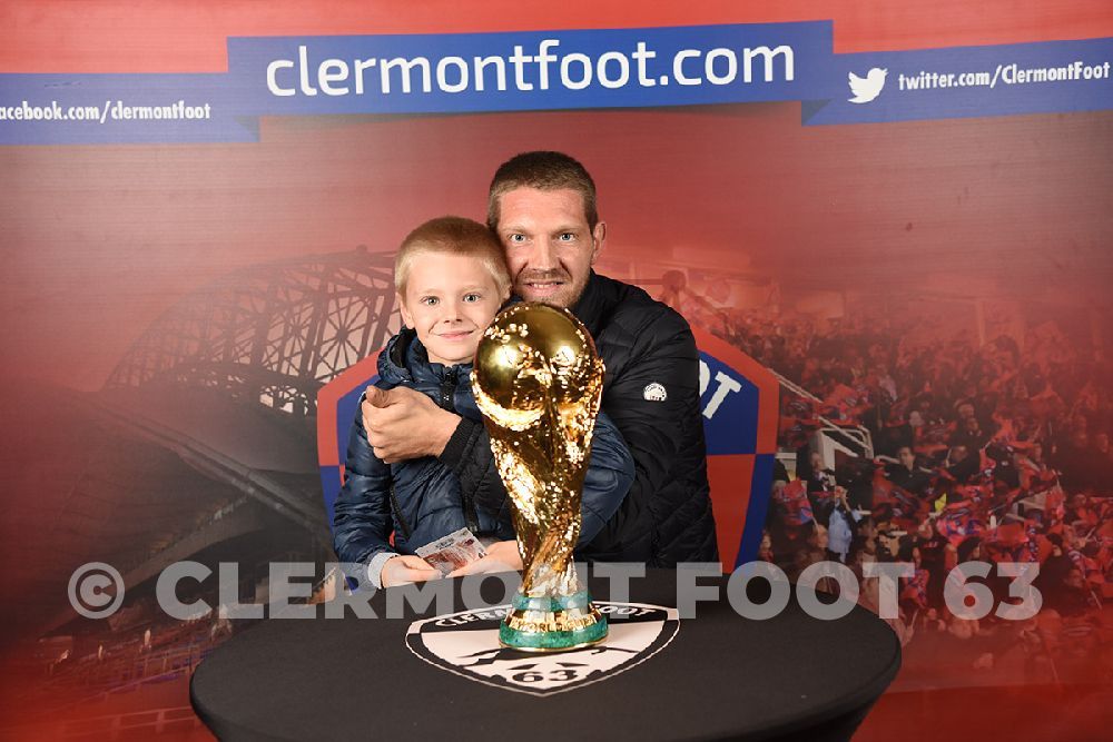 Vos photos avec la Coupe du Monde