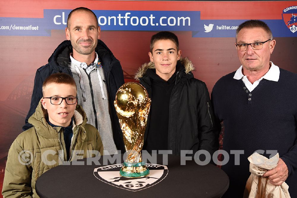 Vos photos avec la Coupe du Monde