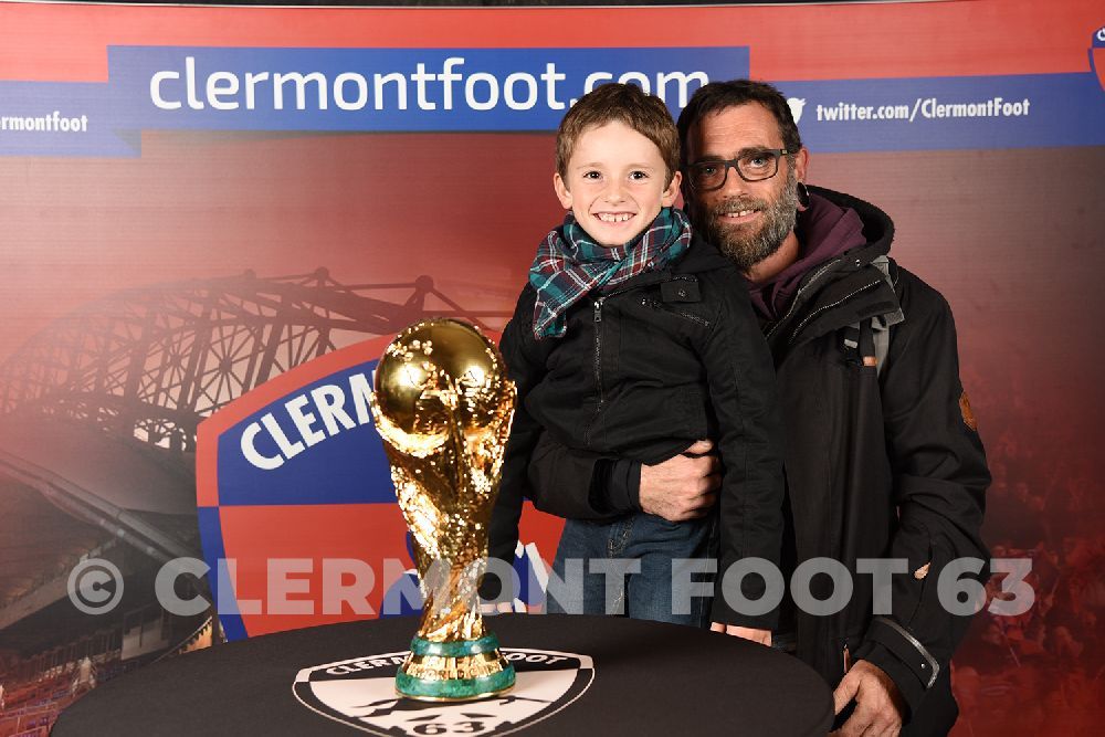 Vos photos avec la Coupe du Monde