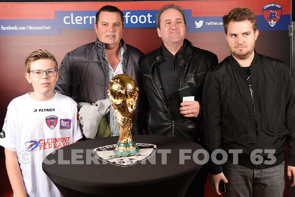 Vos photos avec la Coupe du Monde