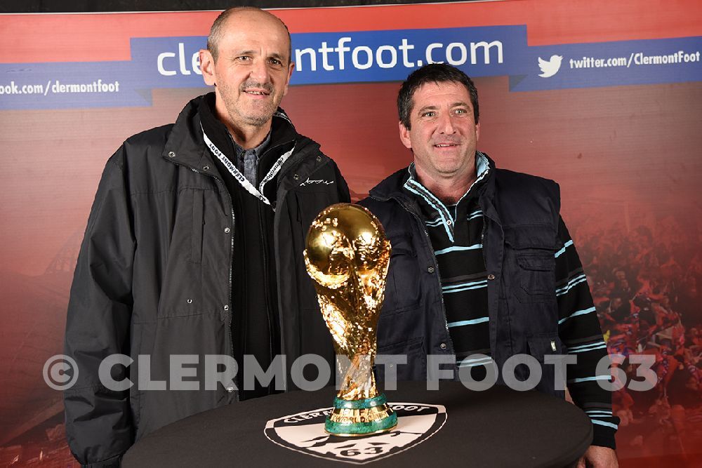 Vos photos avec la Coupe du Monde