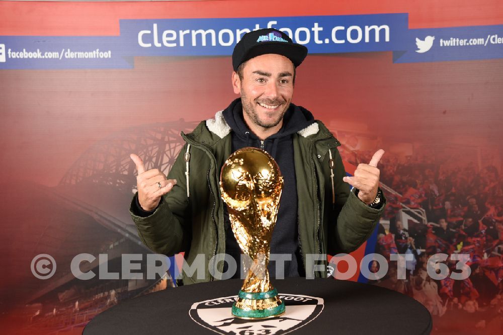 Vos photos avec la Coupe du Monde