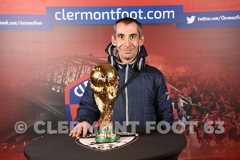 Vos photos avec la Coupe du Monde