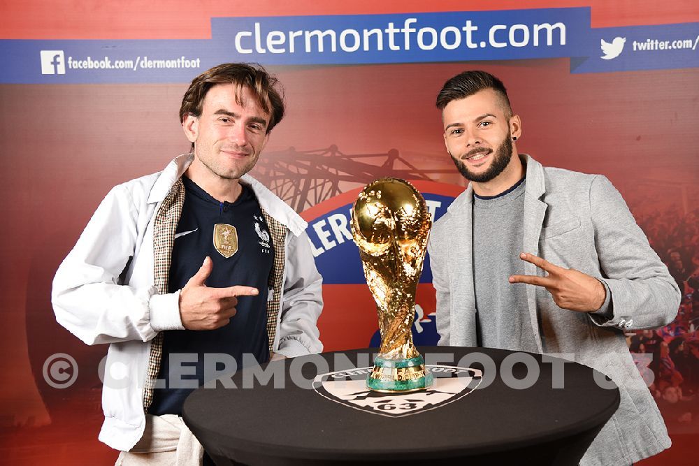 Vos photos avec la Coupe du Monde