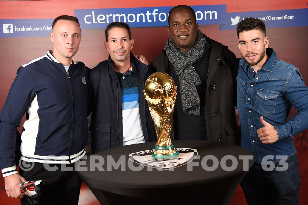 Vos photos avec la Coupe du Monde