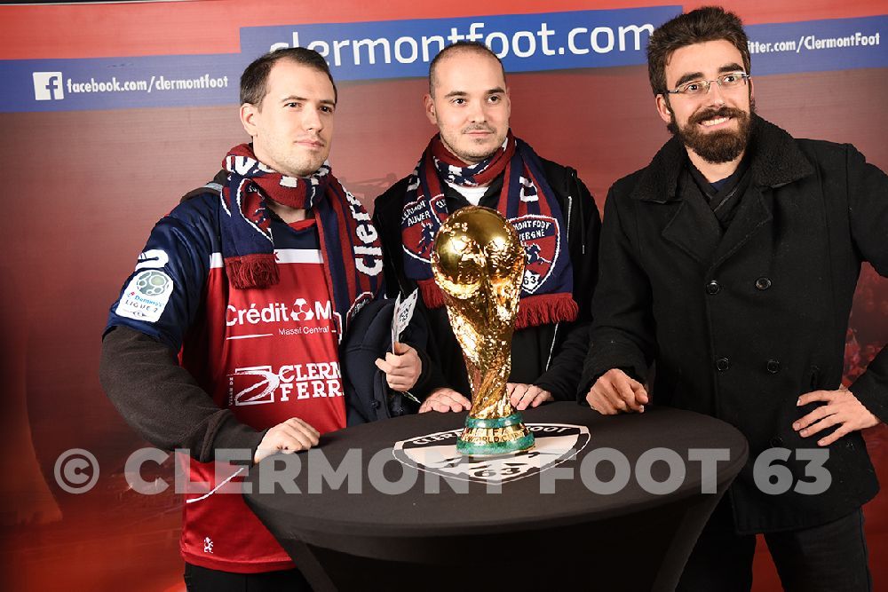 Vos photos avec la Coupe du Monde