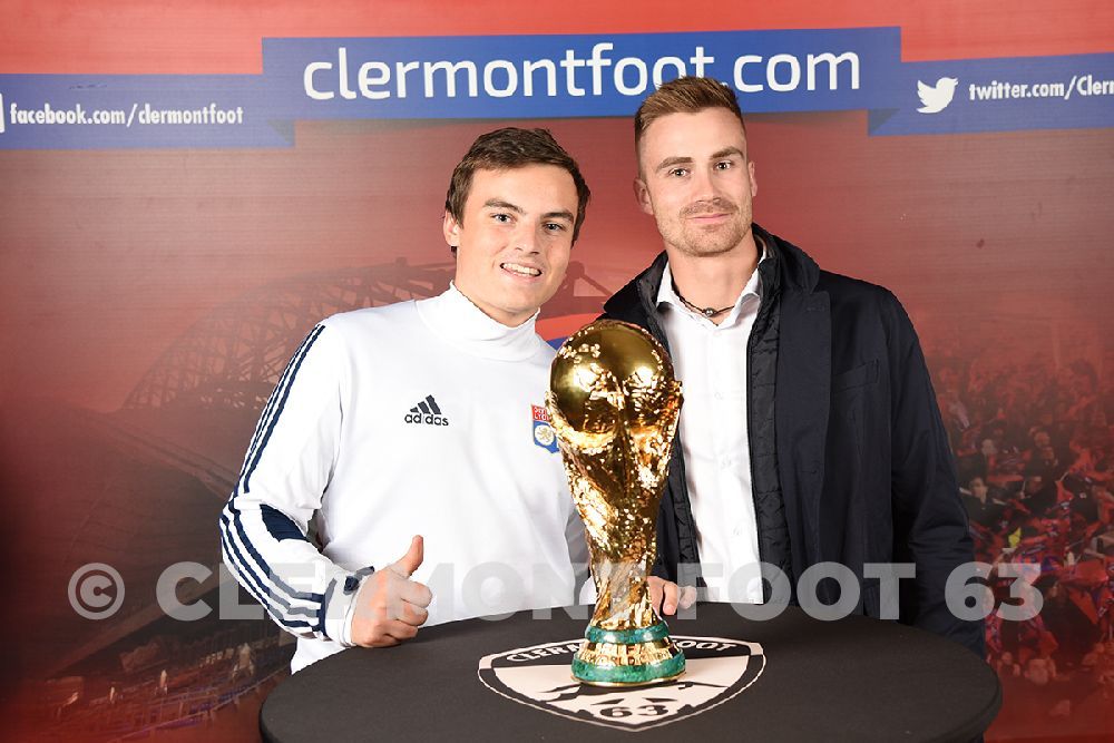 Vos photos avec la Coupe du Monde