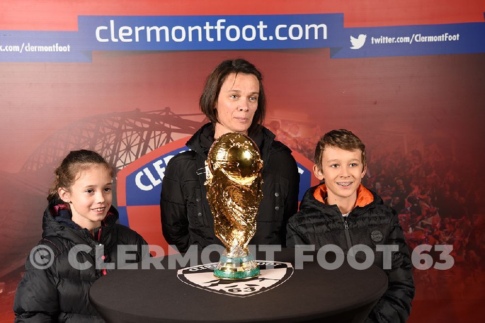 Vos photos avec la Coupe du Monde