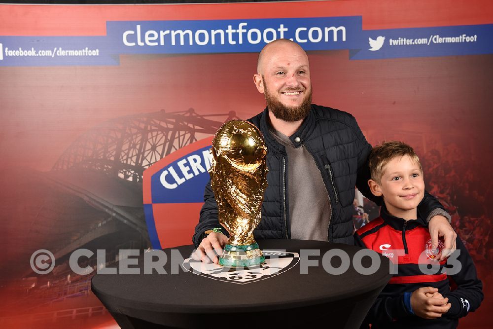 Vos photos avec la Coupe du Monde