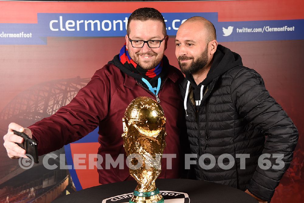 Vos photos avec la Coupe du Monde
