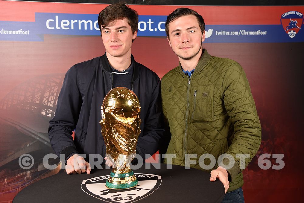 Vos photos avec la Coupe du Monde