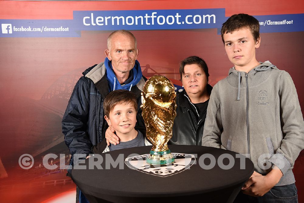 Vos photos avec la Coupe du Monde