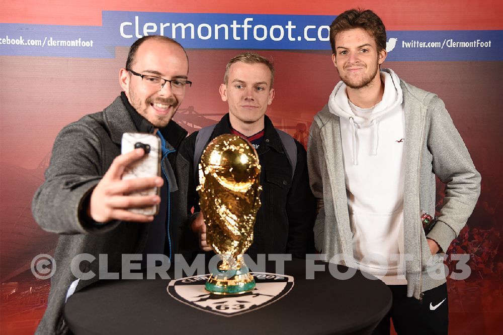 Vos photos avec la Coupe du Monde