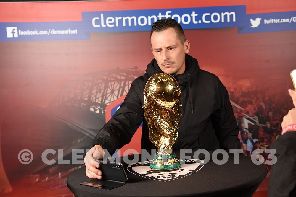 Vos photos avec la Coupe du Monde