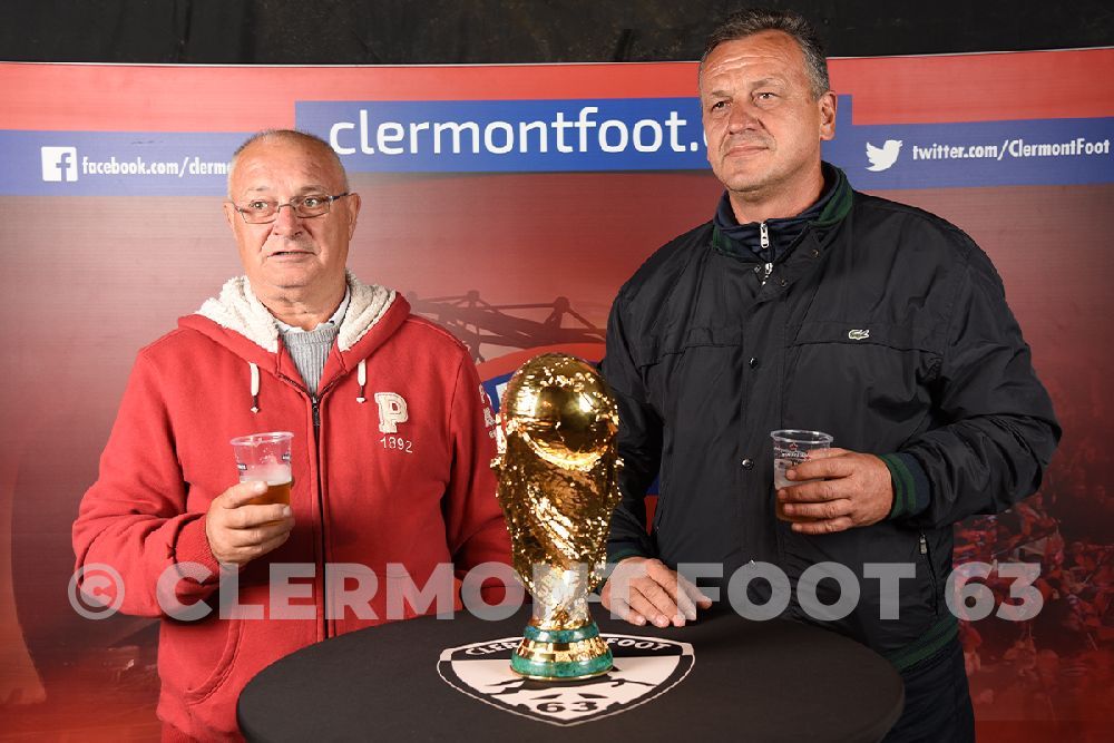 Vos photos avec la Coupe du Monde