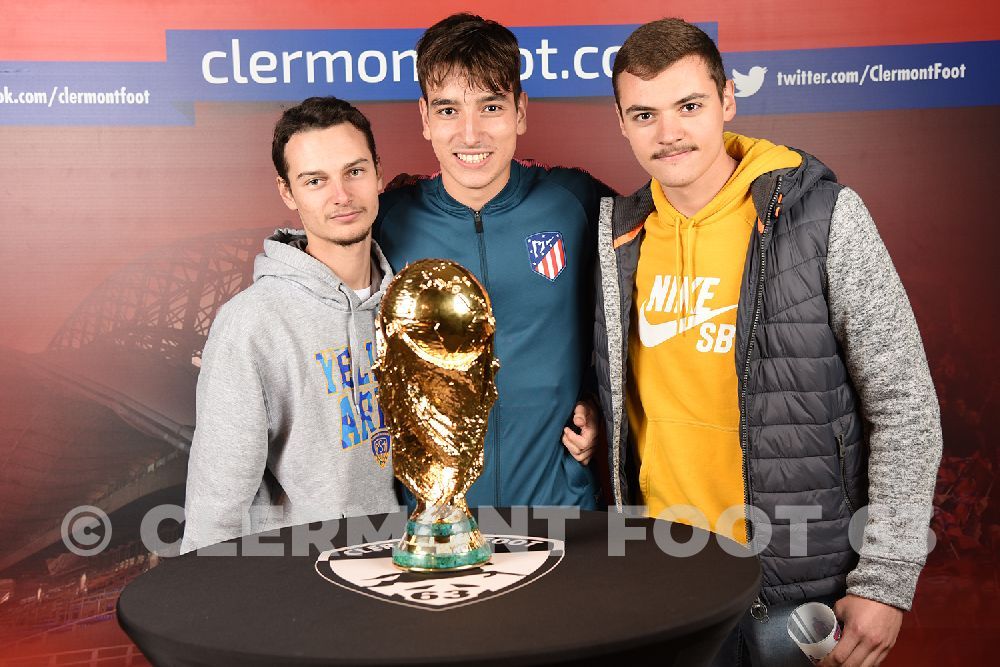 Vos photos avec la Coupe du Monde