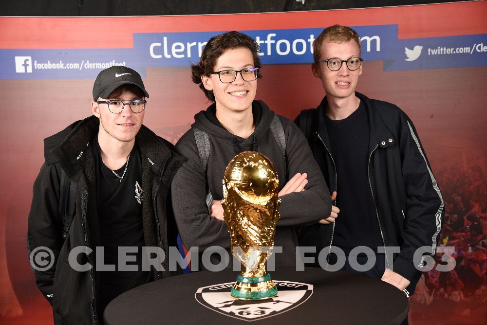 Vos photos avec la Coupe du Monde