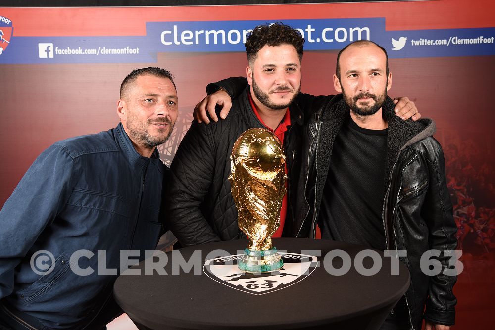 Vos photos avec la Coupe du Monde