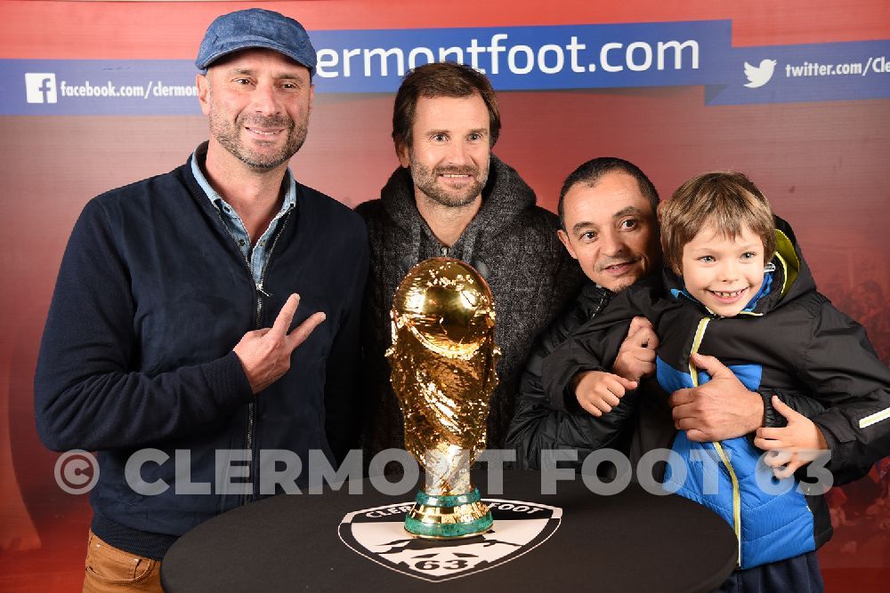 Vos photos avec la Coupe du Monde