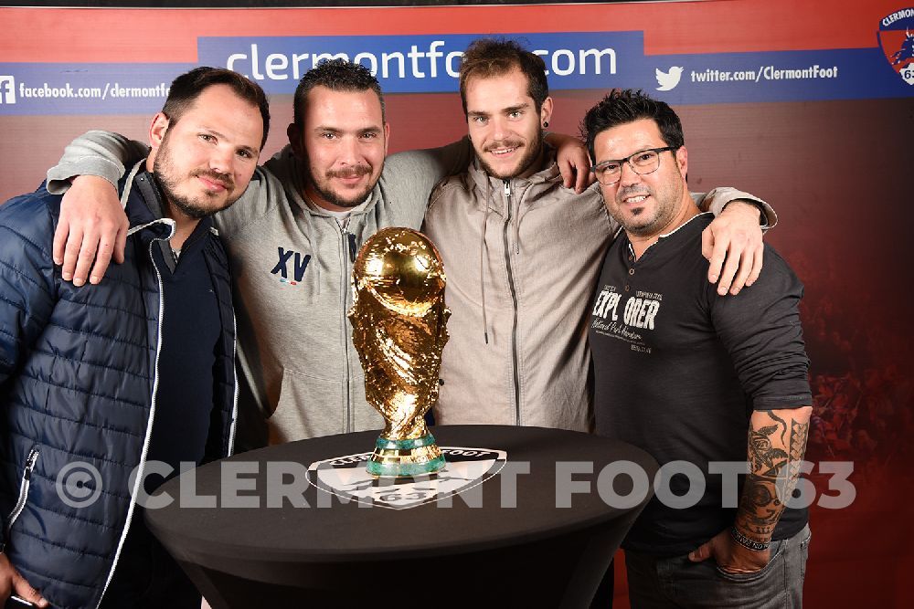 Vos photos avec la Coupe du Monde