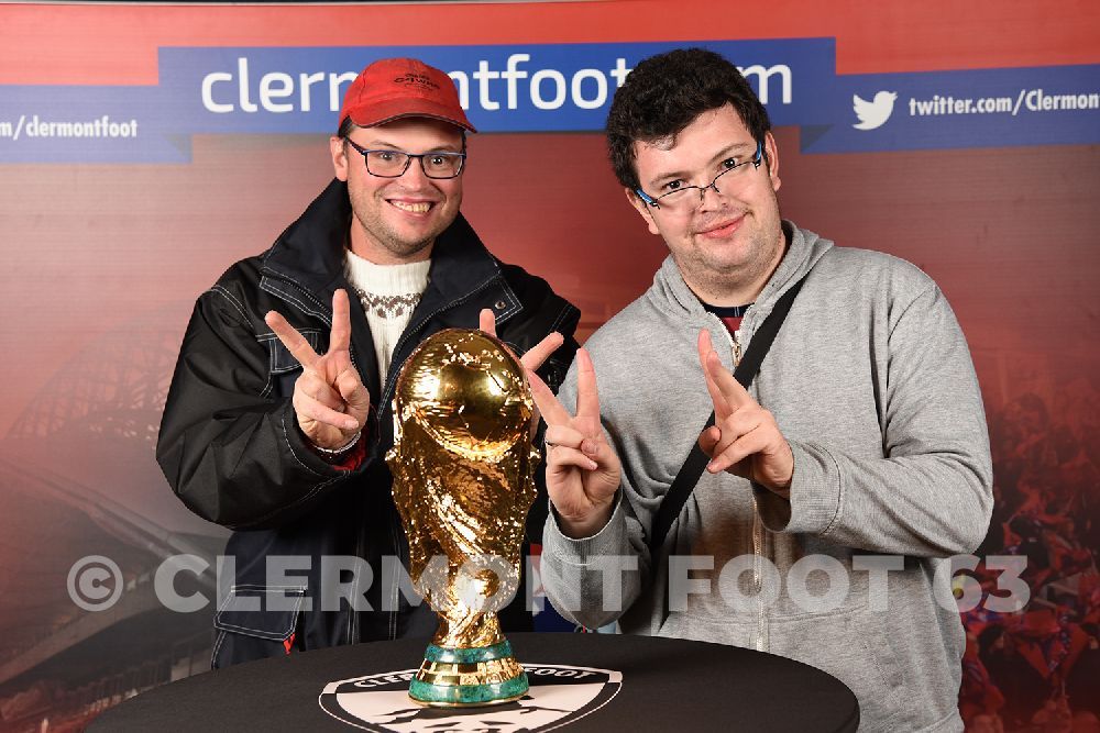 Vos photos avec la Coupe du Monde