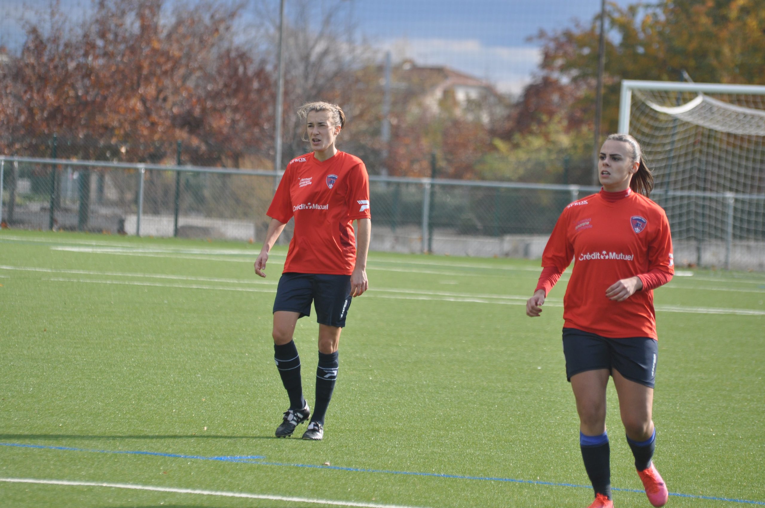 La R1 FEMININE ENCHAINE