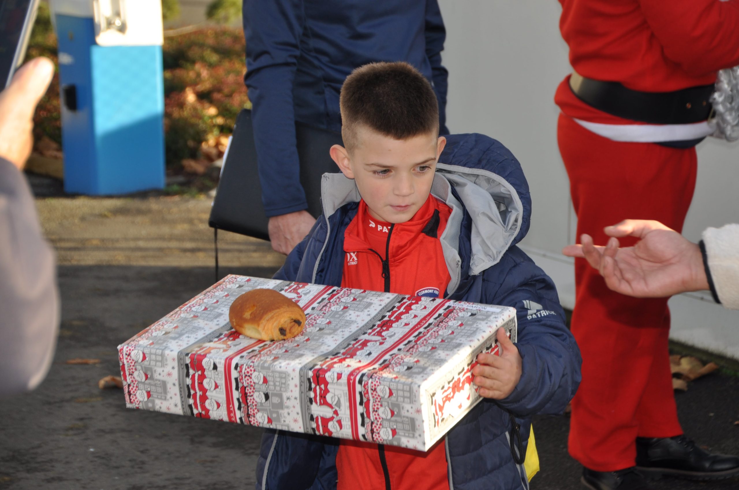 Le Père Noël et Torix auprès des jeunes U6-U8
