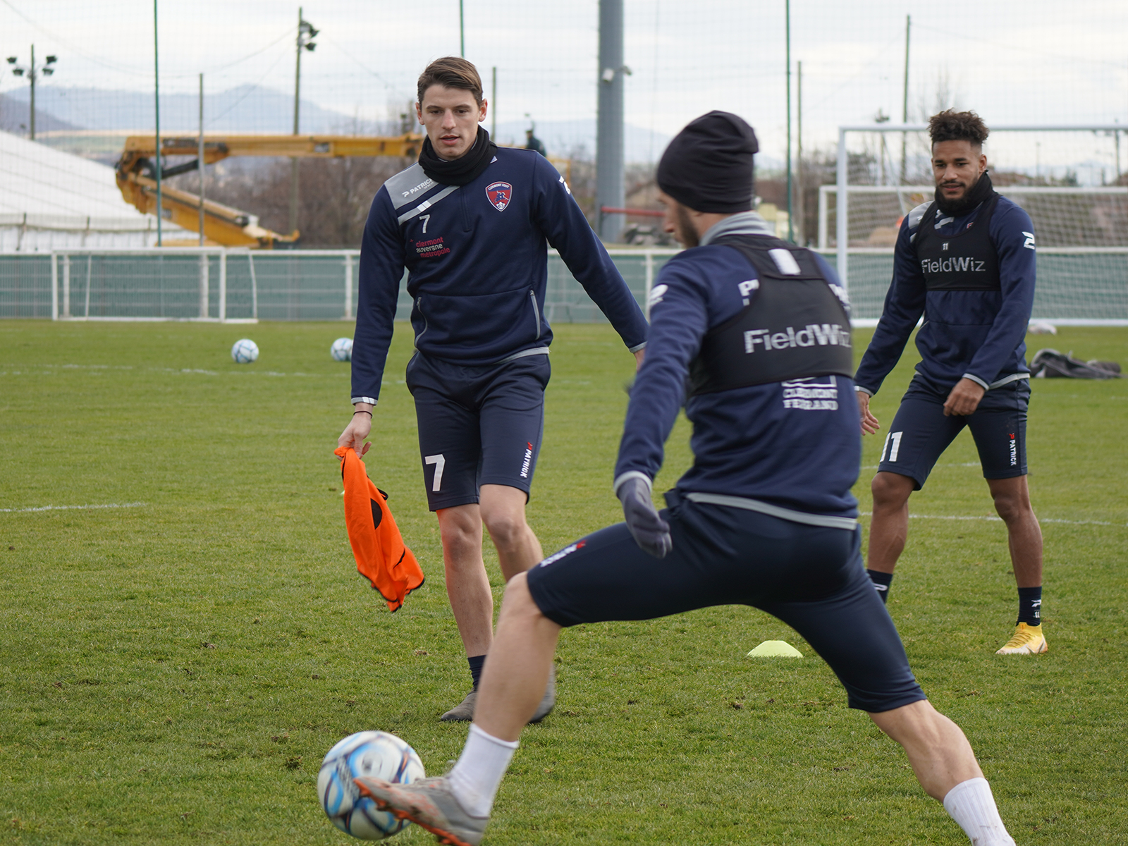 La séance du lundi en images