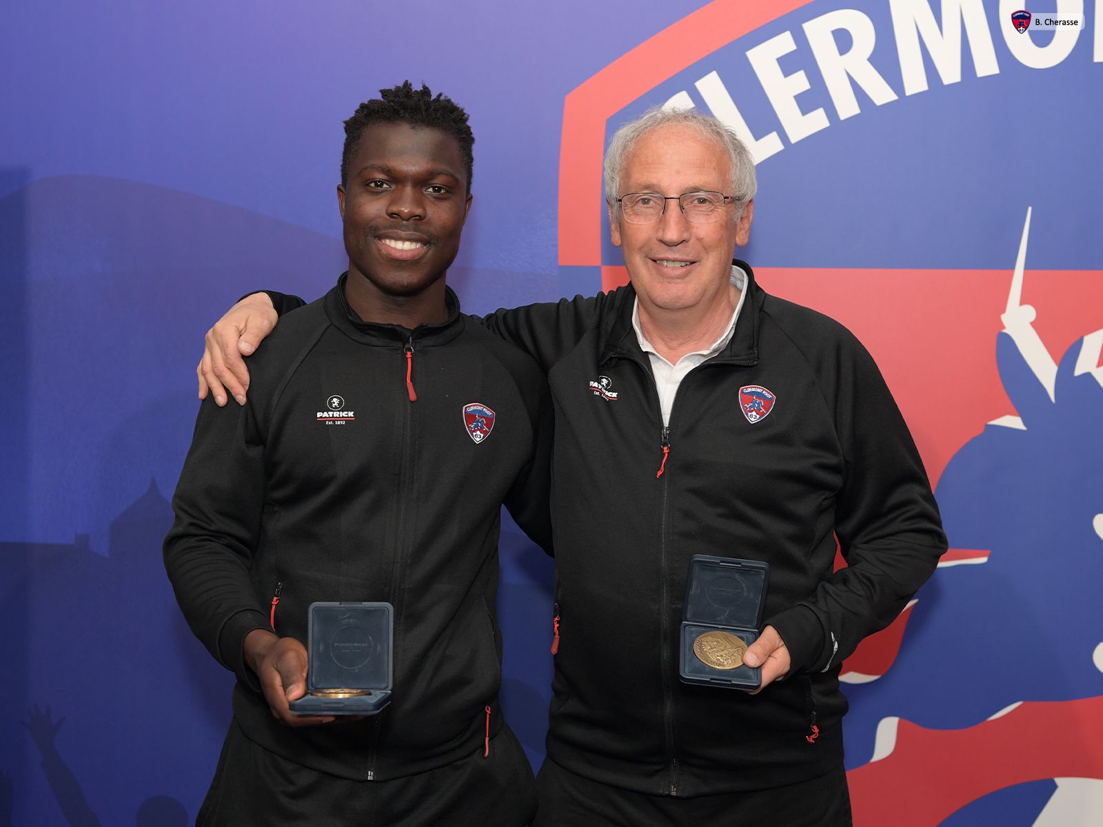 Remise des médailles par le Maire de la ville