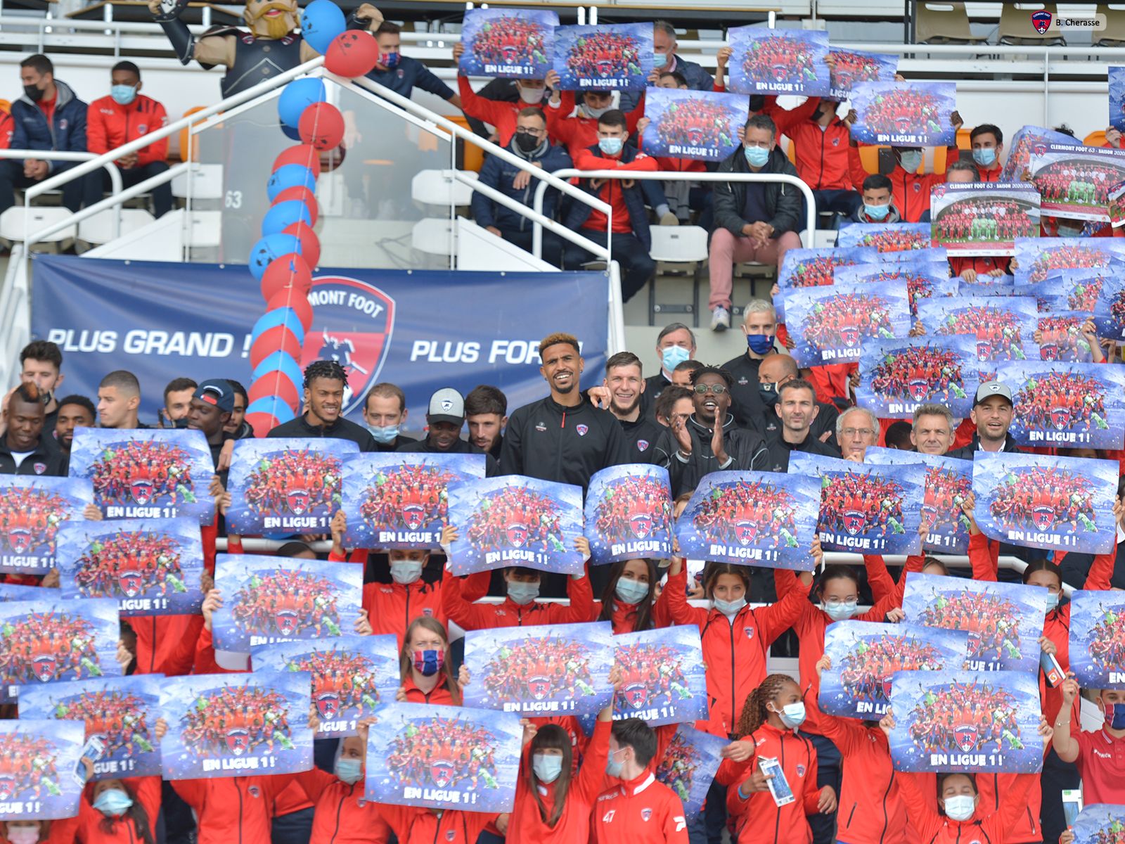 Célébration de la montée en L1 avec les jeunes du CF63