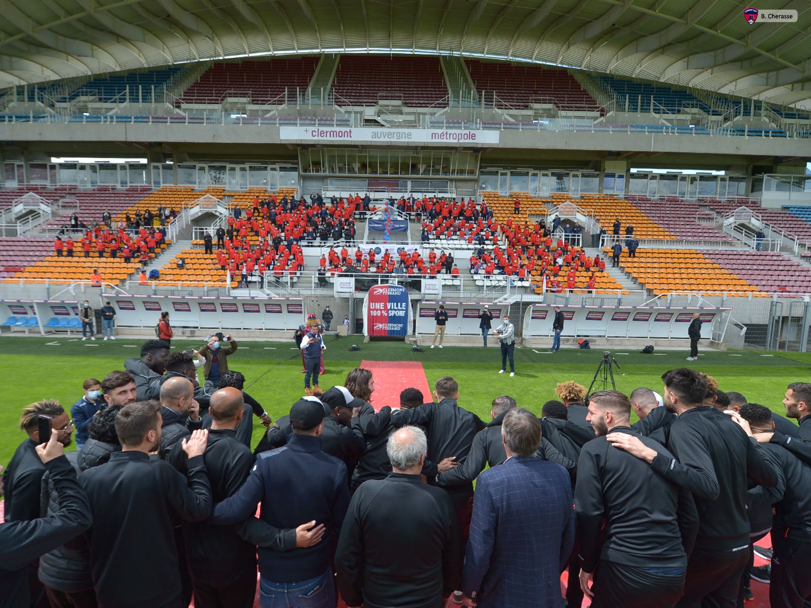 Célébration de la montée en L1 avec les jeunes du CF63
