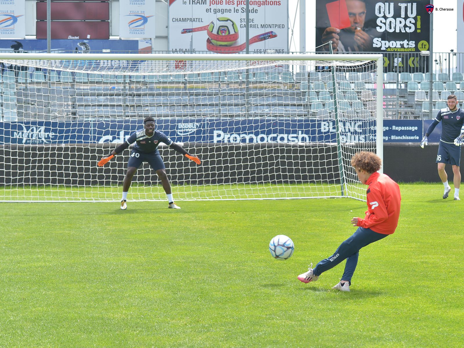 Célébration de la montée en L1 avec les jeunes du CF63