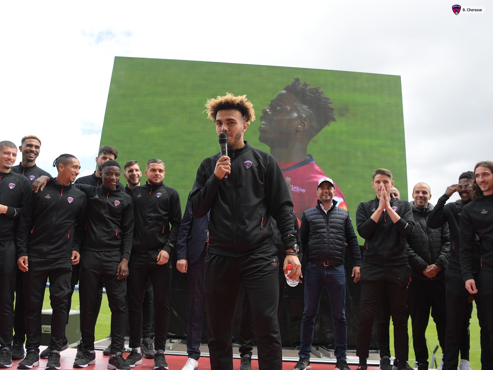 Célébration de la montée en L1 avec les jeunes du CF63