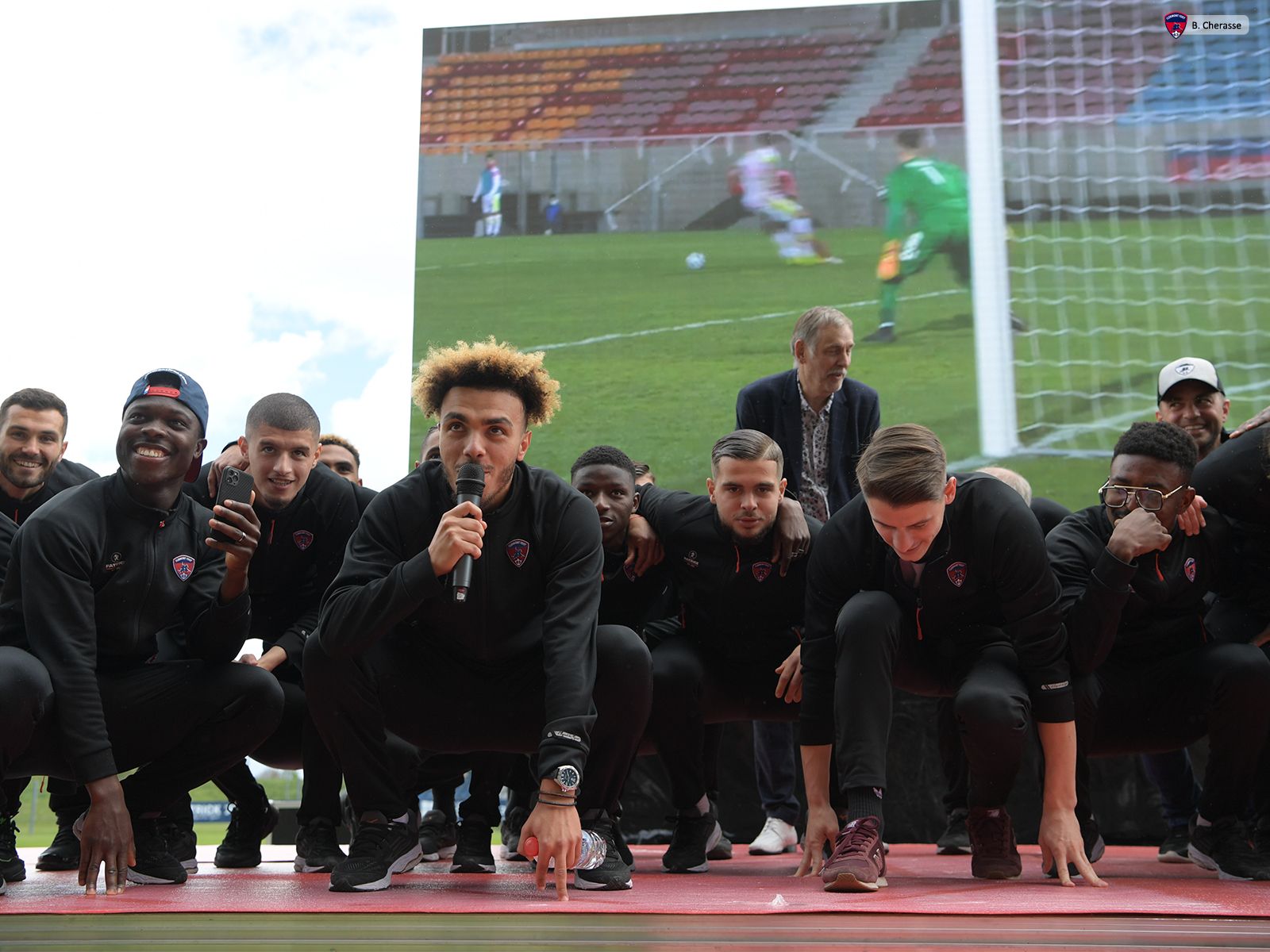 Célébration de la montée en L1 avec les jeunes du CF63