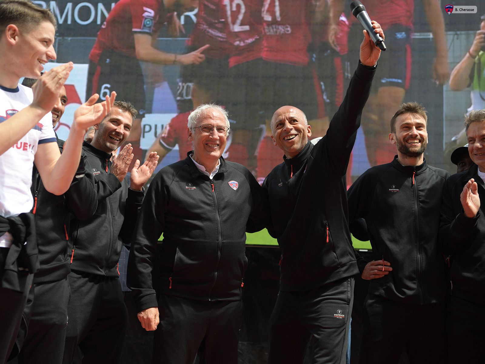 Célébration de la montée en L1 avec les jeunes du CF63
