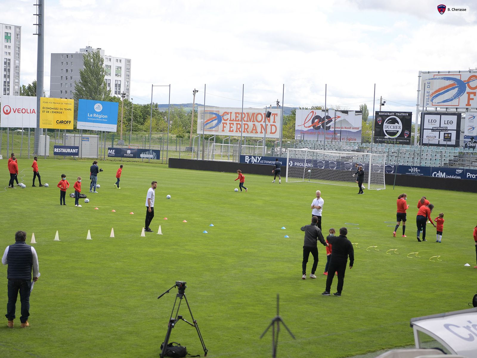 Célébration de la montée en L1 avec les jeunes du CF63