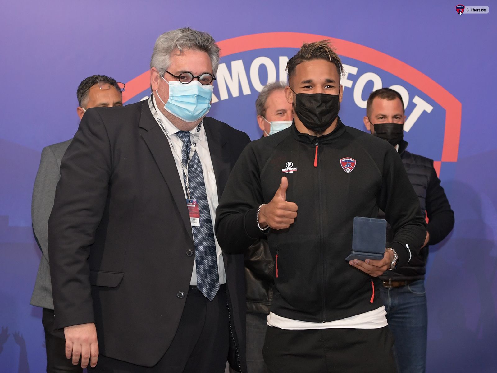 Remise des médailles par le Maire de la ville