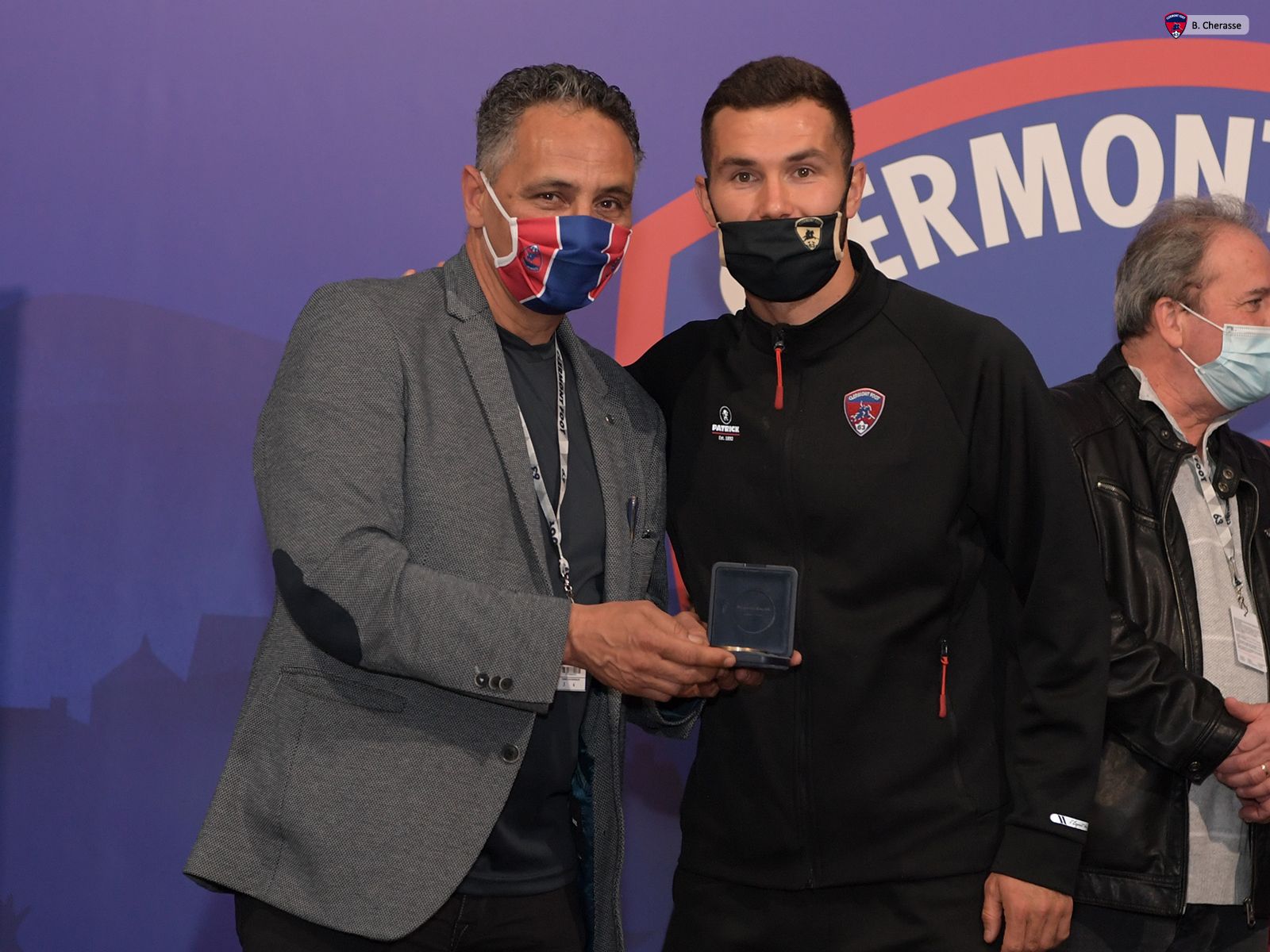 Remise des médailles par le Maire de la ville