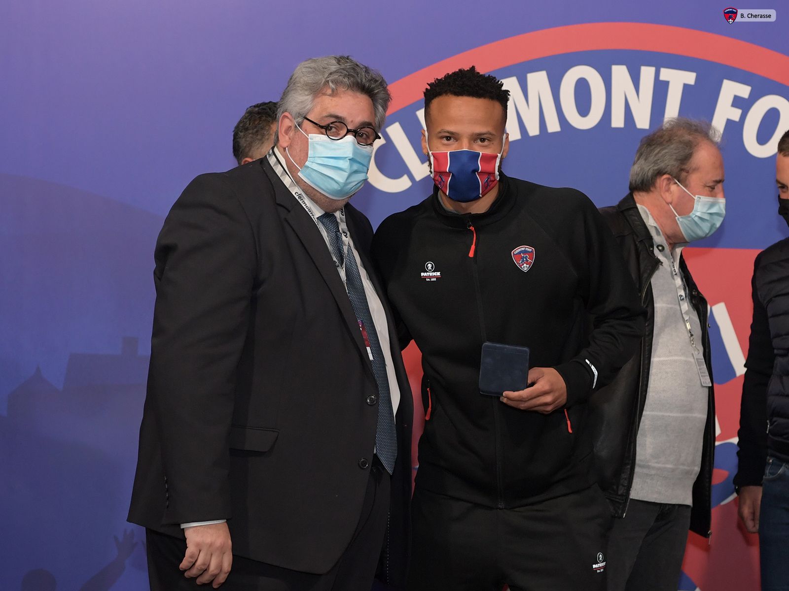 Remise des médailles par le Maire de la ville