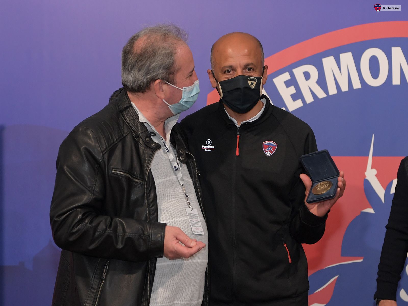 Remise des médailles par le Maire de la ville