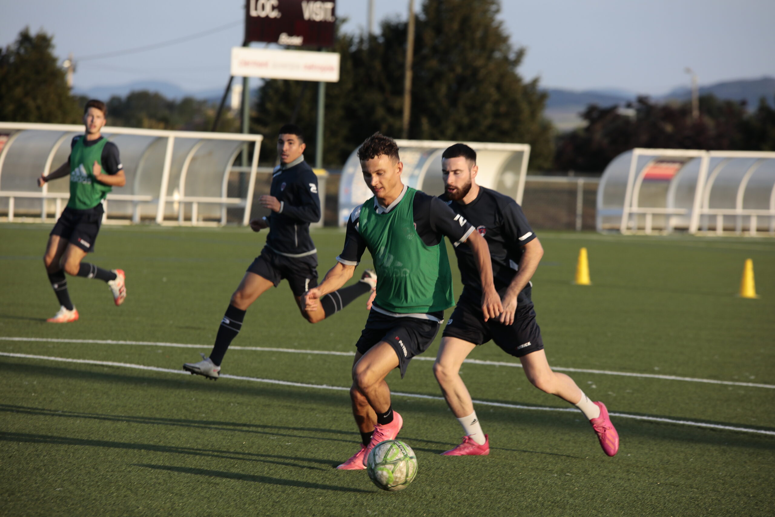 Les R1 masculine et féminine prêtes pour la reprise !