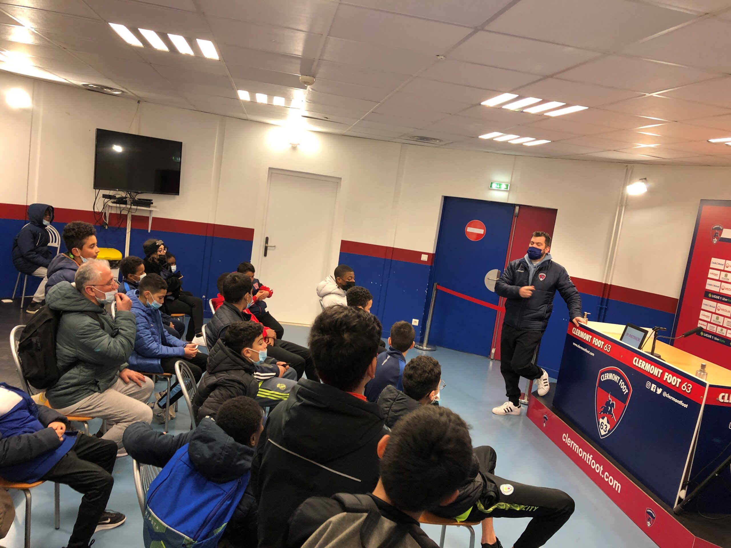 Le CF63 accueille des jeunes du secours populaire