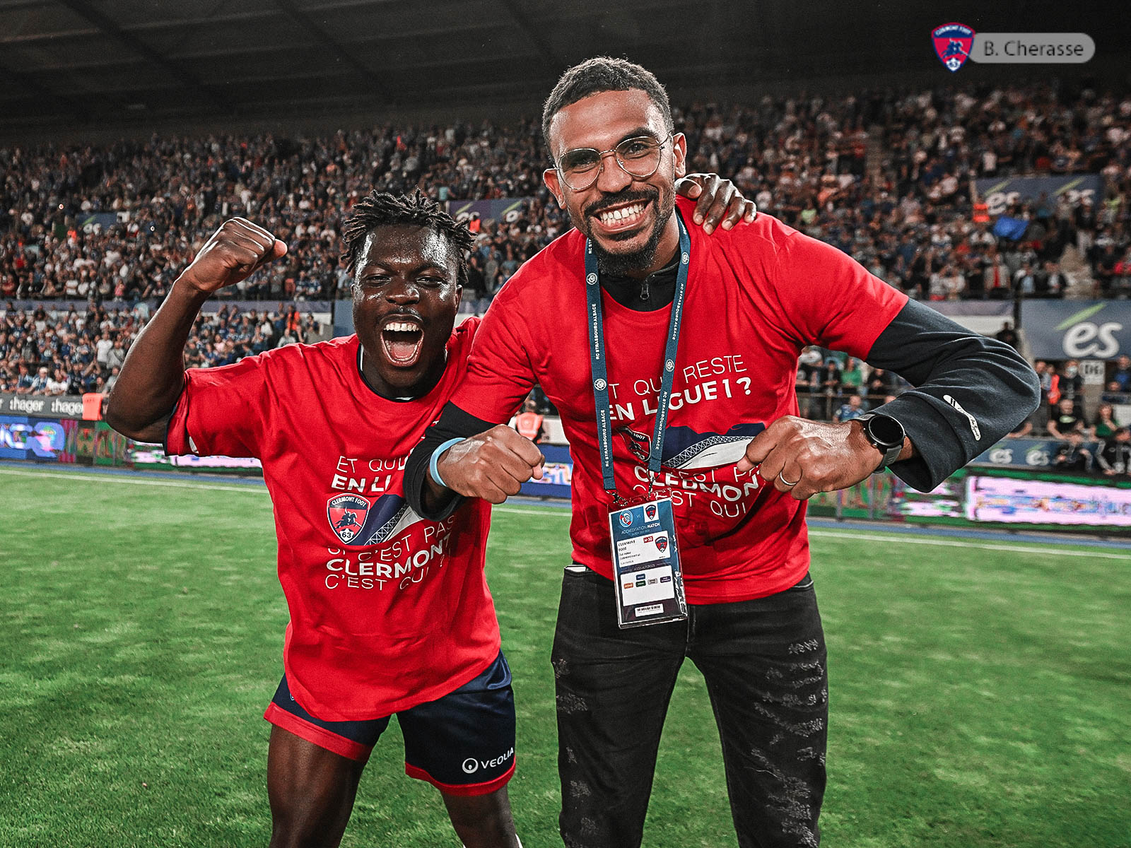 Clermont maintenu : la joie du groupe en images