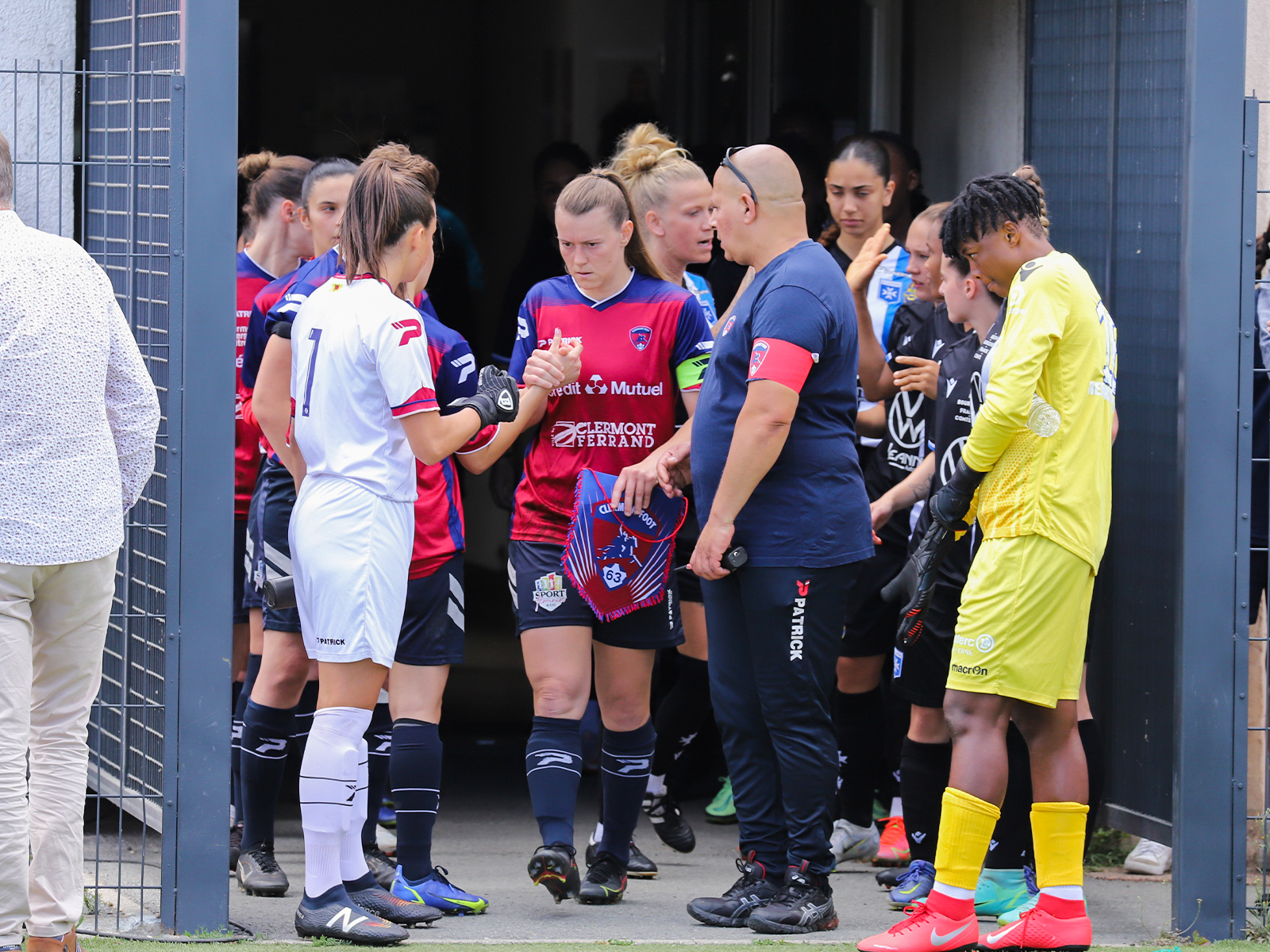 Courte avance pour les Féminines (1-0)