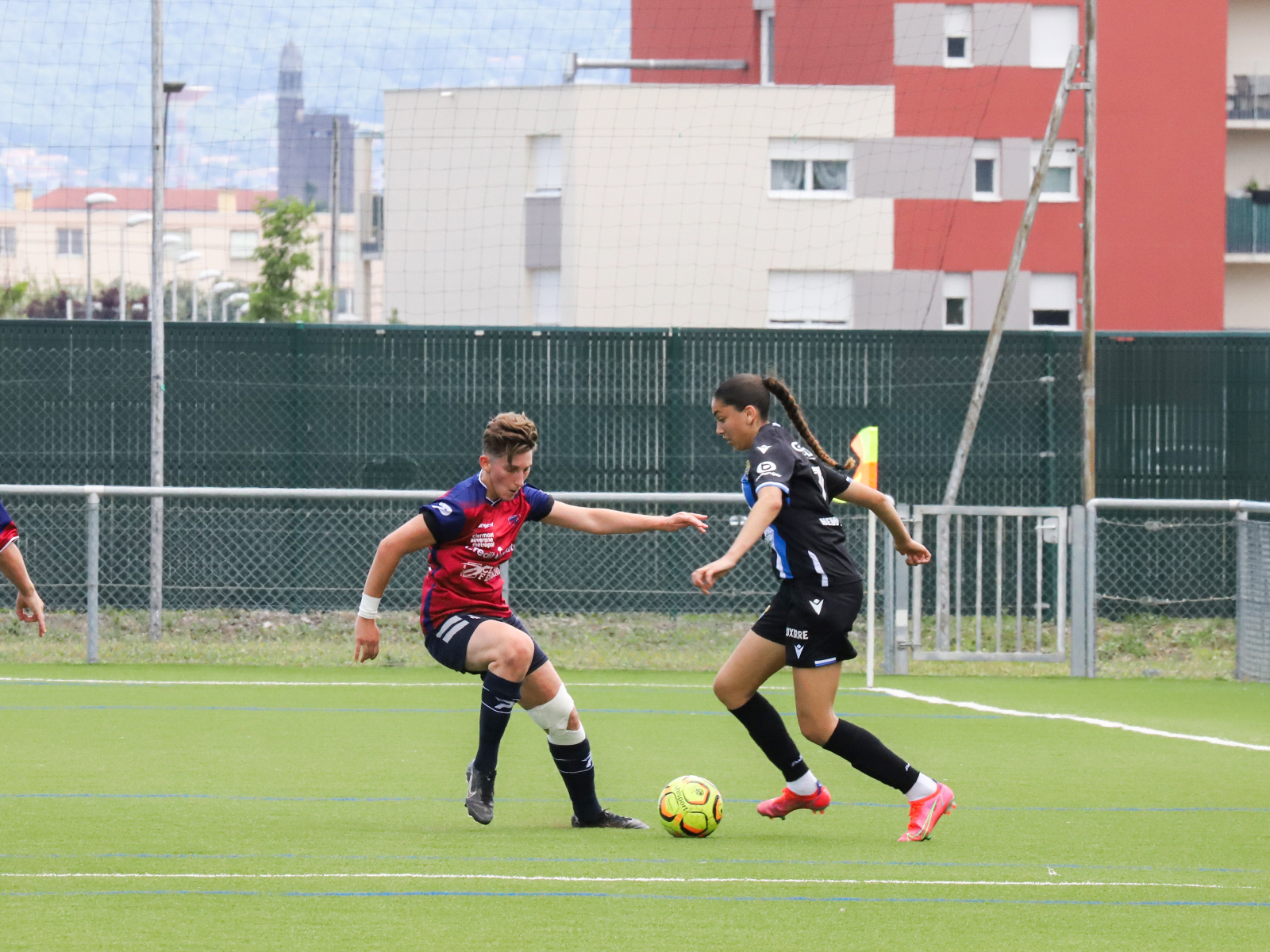 Courte avance pour les Féminines (1-0)