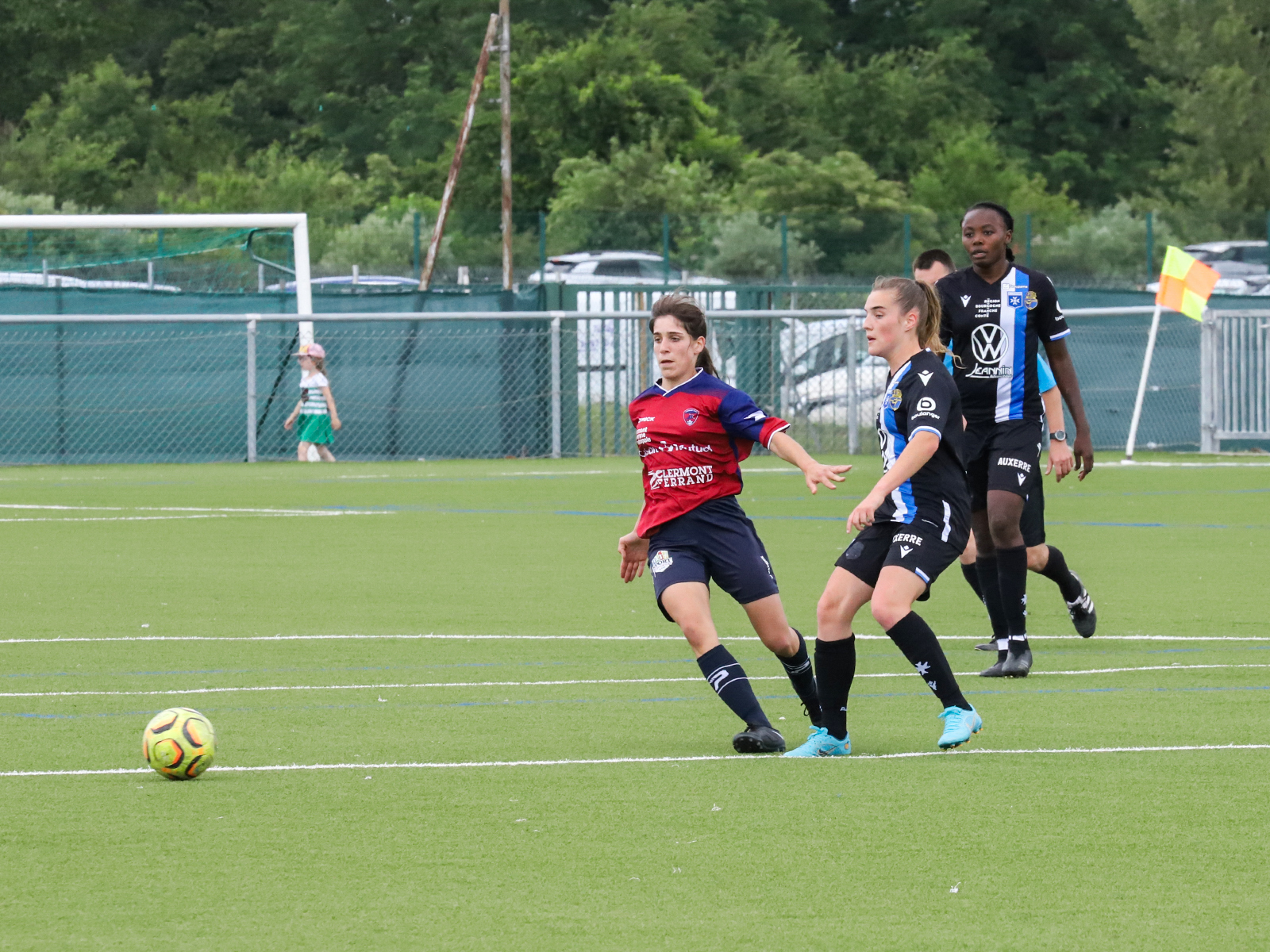 Courte avance pour les Féminines (1-0)