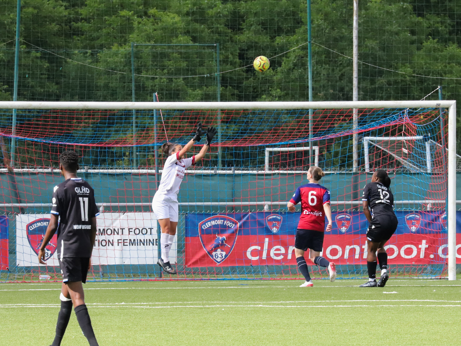 Courte avance pour les Féminines (1-0)